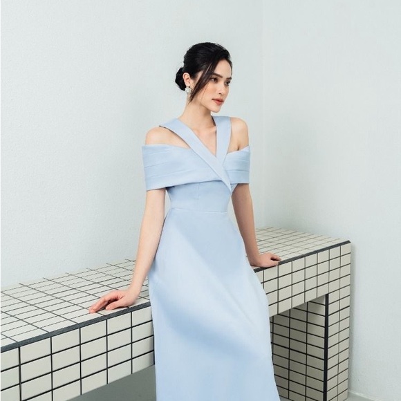 Raina Open Shoulder Dress - Picture 2 of 3